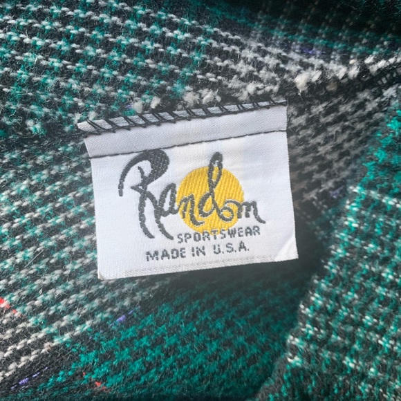 Vintage 80s plaid skirt in green, black and grey with red thread. - Picture 4 of 6